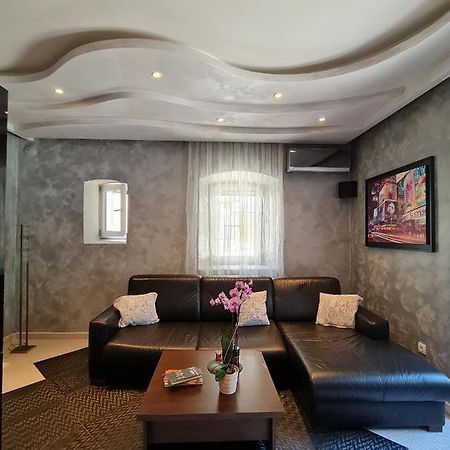 Stone House Apartment โกตอร์ ภายนอก รูปภาพ